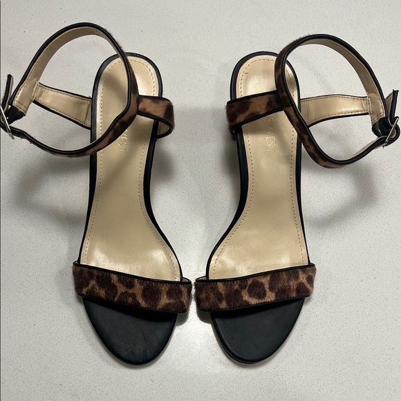 Nine West Leopard Print Sandals with Black Accents - Picture 1 of 7